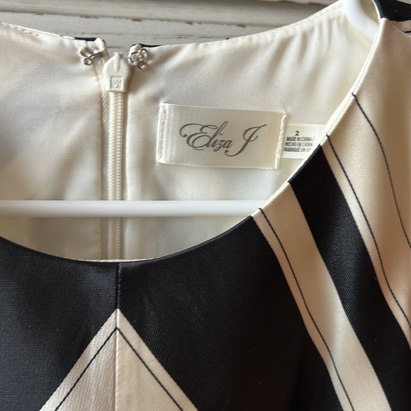 Eliza J fit and flare dress - Picture 2 of 2